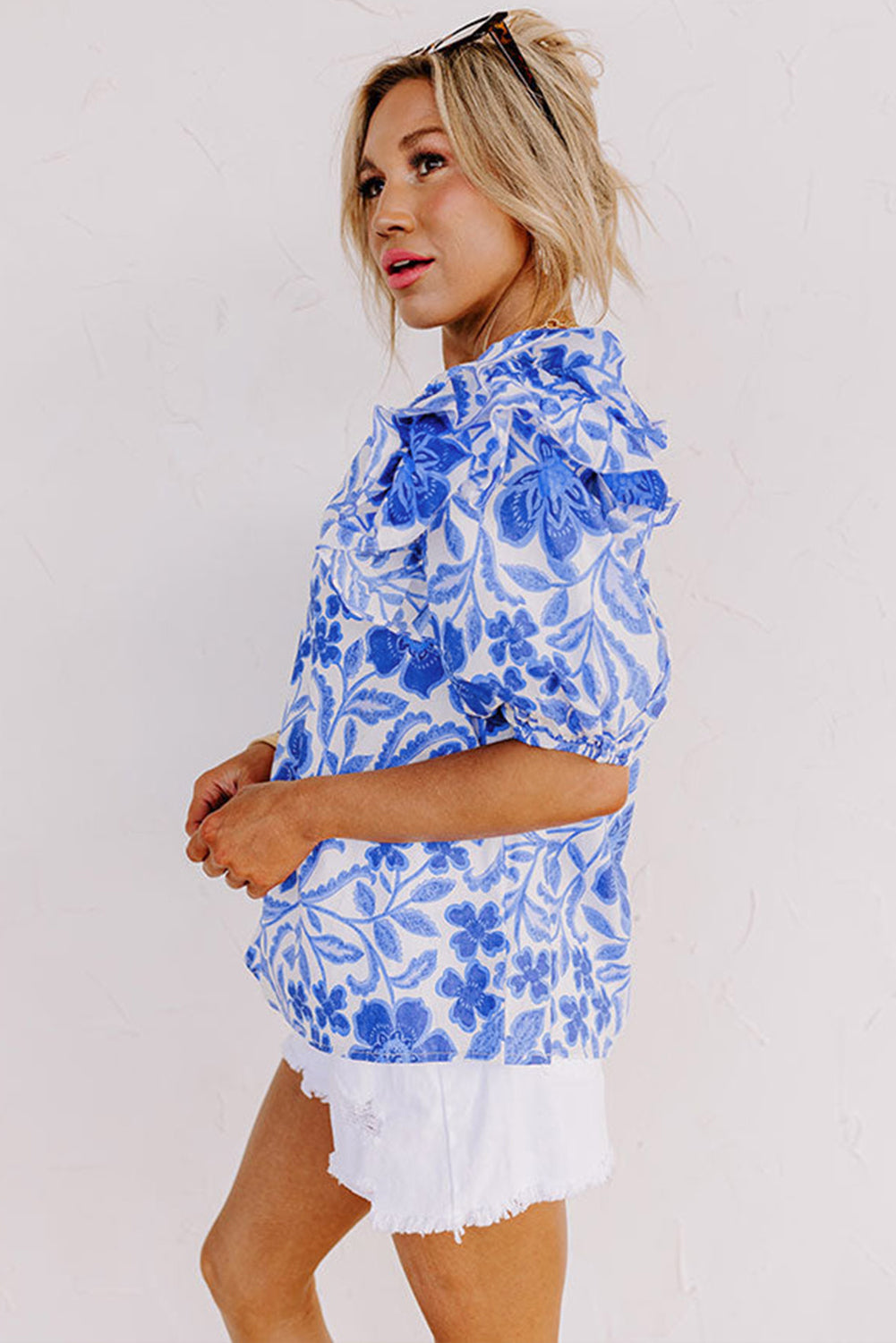 Wholesale Dark Blue Floral Print Ruffled Bubble Sleeve Blouse